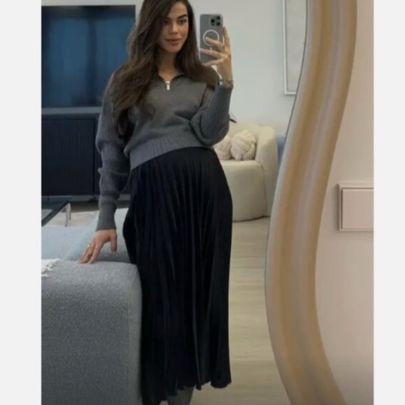 NWT ZARA BLACK KNIFE PLEATED SATIN EFFECT MIDI SKIRT - Picture 3 of 8